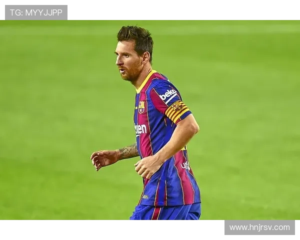 苏亚雷斯：从单箭头到自由中锋的战术角色演变分析